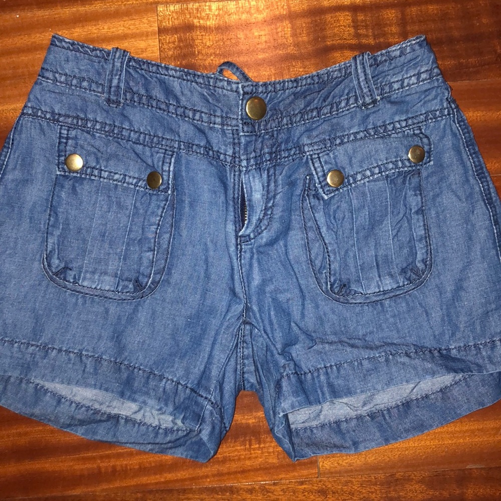 Cache Jean Shorts - Picture 2 of 4